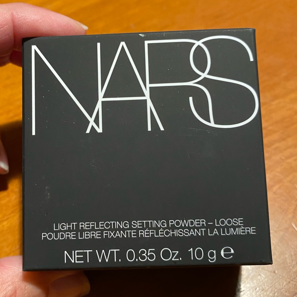 NARS Light Reflecting Setting Powder - Loose - Picture 3 of 16